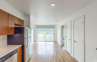 1 bed, 1 bath, 678 sqft, $1,670, Unit 103