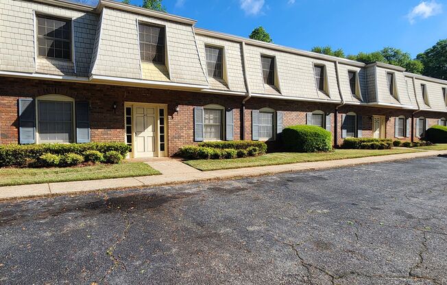 Royal Springs Apartments