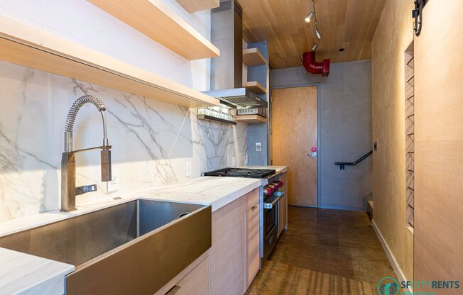 SoMa: Luxurious Remodeled Conversion Live/Work Loft w/ Private Patio, W/D in unit & Garage Parking