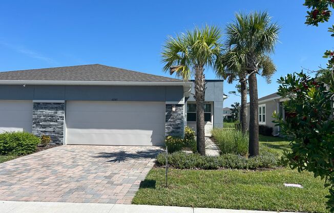 Beautiful 2 bedroom Townhouse with Office and Water View!