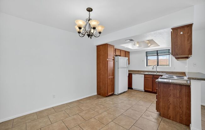 READY TO MOVE-IN UPPER LEVEL 2-BEDROOM CONDO!
