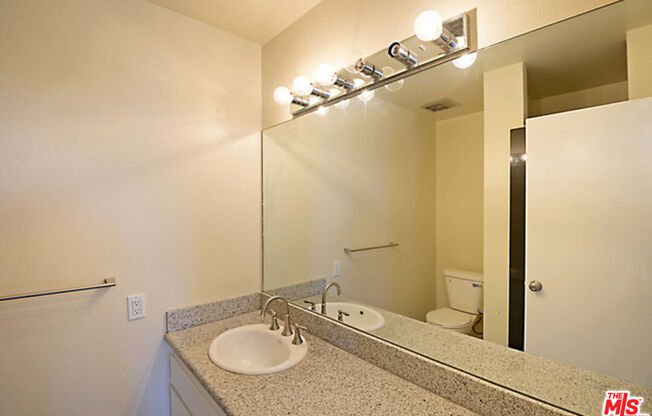 2 beds, 2 baths, 884 sqft, $3,800, Unit 306