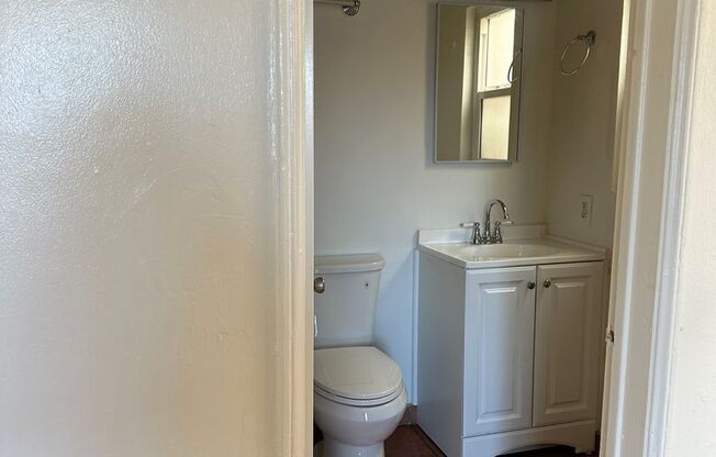 Studio, 1 bath, 298 sqft, $1,400, Unit 12