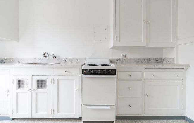 Studio, 1 bath, 390 sqft, $1,050, Unit 01 - 210