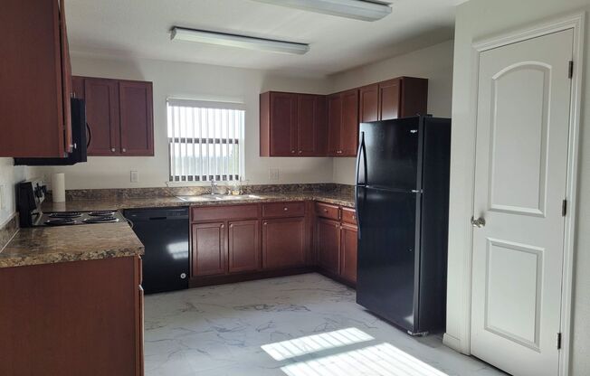 3 beds, 2 baths, $2,250