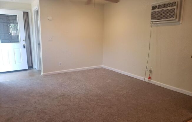 Studio, 1 bath, 640 sqft, $950