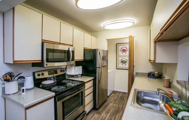Apartments in Renton Landing with Upgraded Kitchens