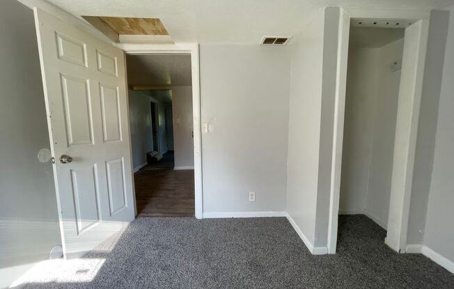 1521 & 1521 1/2 E Kirby Ave (AARC Management, LLC)