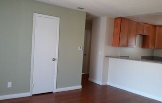 2 beds, 1 bath, 760 sqft, $2,295, Unit B6