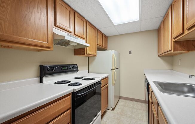 1 bed, 1 bath, 750 sqft, $625, Unit 102 J