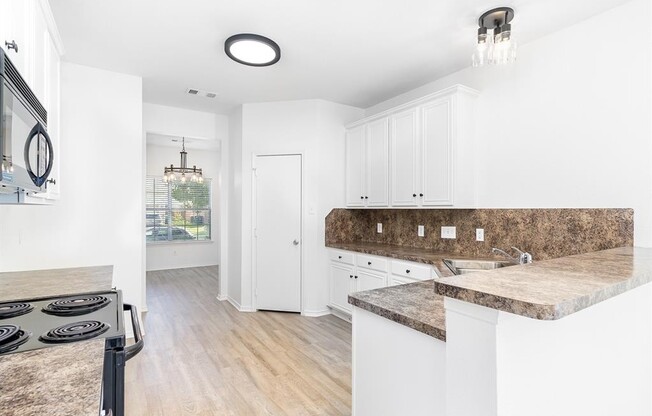 3012 HOOVER DR