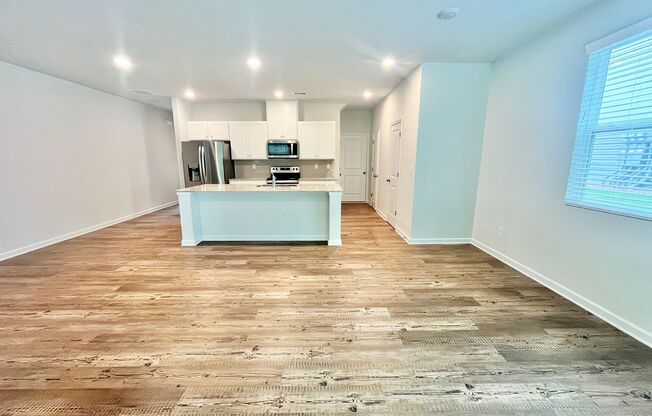 5129 Sidney Square