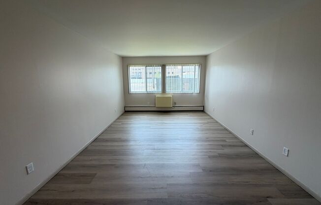 1 bed, 1 bath, $795, Unit 7