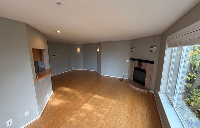 Tastefully Updated 2bd 2bath Queen Anne Condo for Rent!