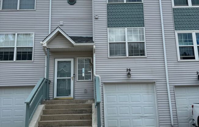 Charming 3 Bedroom Townhome in Palmer Lake with NEW Carpet