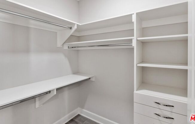 1 bed, 1 bath, 806 sqft, $3,216, Unit 5107