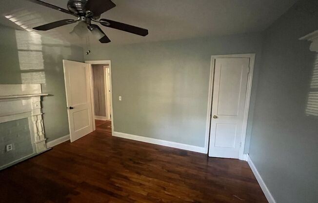 2 beds, 1 bath, $1,000