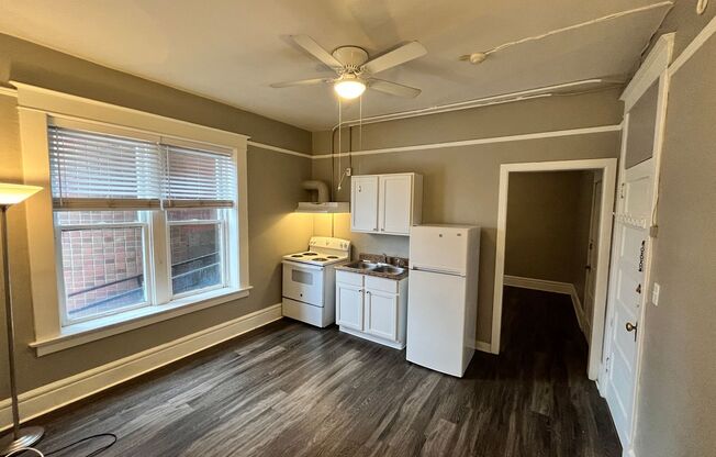 Studio, 1 bath, 270 sqft, $645, Unit 214