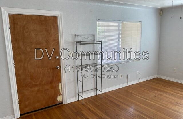 888 14 AVE S