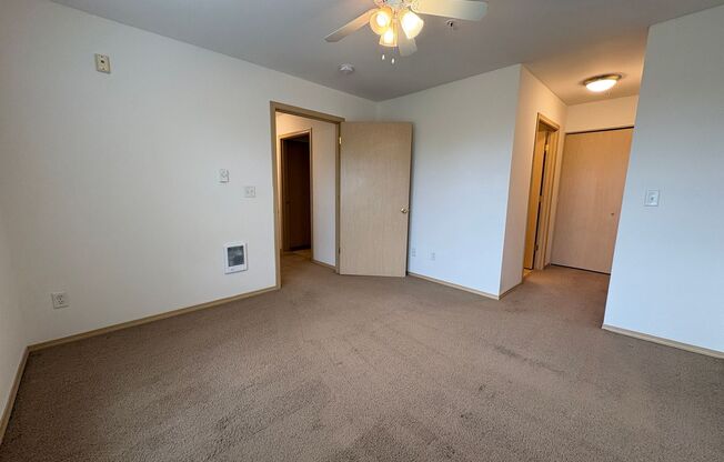 2 beds, 2 baths, 1,018 sqft, $1,450, Unit 354-3044