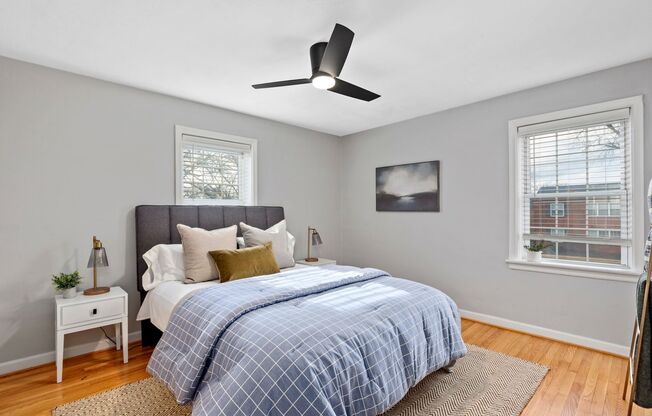 2 beds, 1 bath, 800 sqft, $1,950, Unit 824 N Mcknight