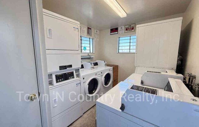 2 beds, 1 bath, $2,350, Unit # 2