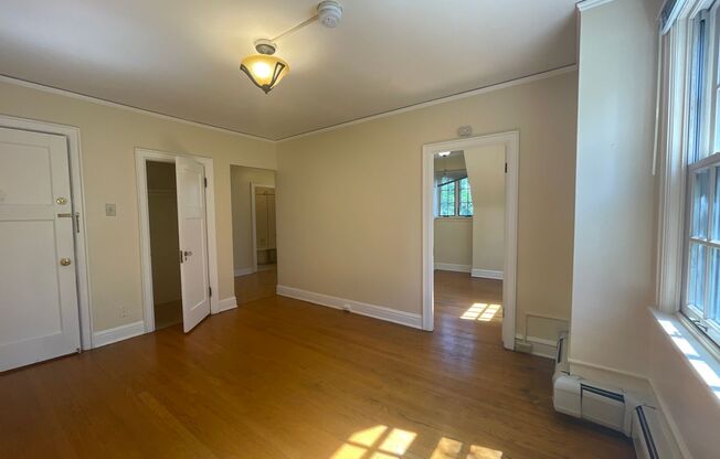 1 bed, 1 bath, 584 sqft, $1,250, Unit C-35