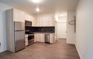Stylish + Contemporary 1-Bedroom in Sellwood w/ Apps Credited!