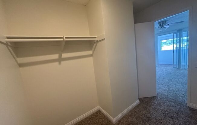 2 beds, 1 bath, 850 sqft, $2,200, Unit 7