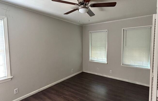 3 beds, 1 bath, $1,000