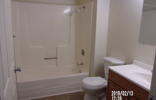1 bed, 1 bath, 650 sqft, $1,100, Unit 64