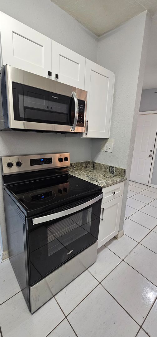 REMODELED 3 BEDROOM / 1 BATH / CARPORT (WINTER PARK!)