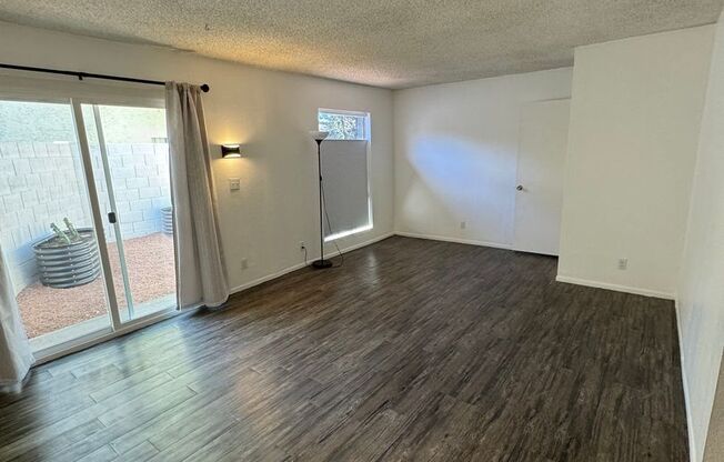 2 beds, 2 baths, $1,595, Unit # 192