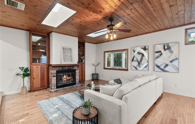 6313 BLUEBELL AVE