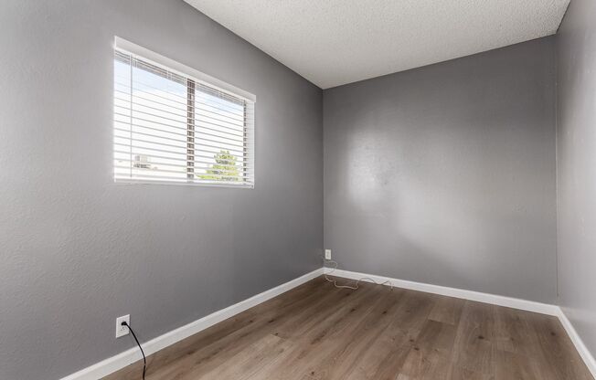 3 beds, 2 baths, $1,450, Unit Unit 184