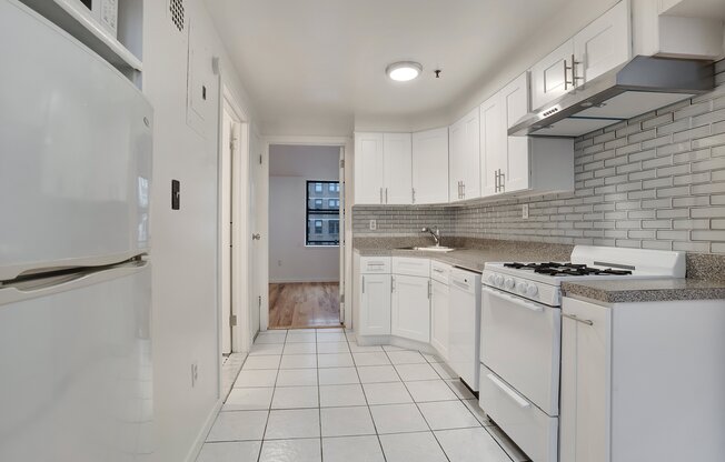 2 beds, 1 bath, $4,350, Unit 7-B