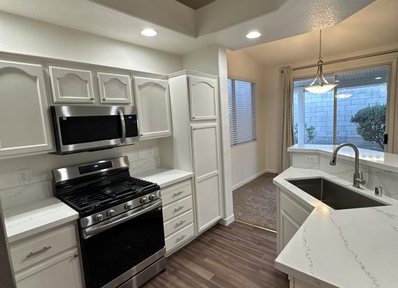 3 beds, 2 baths, 1,311 sqft, $1,925