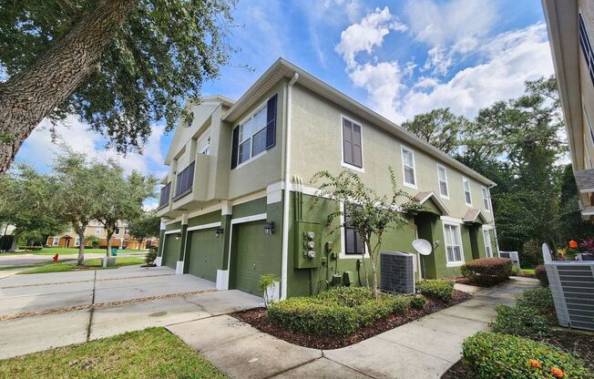 STUNNING 2-bedroom condo in Winter Garden!