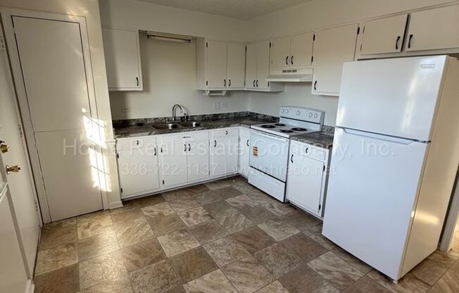 Clovermont Apartments | 1025 Carolina Avenue Apt C