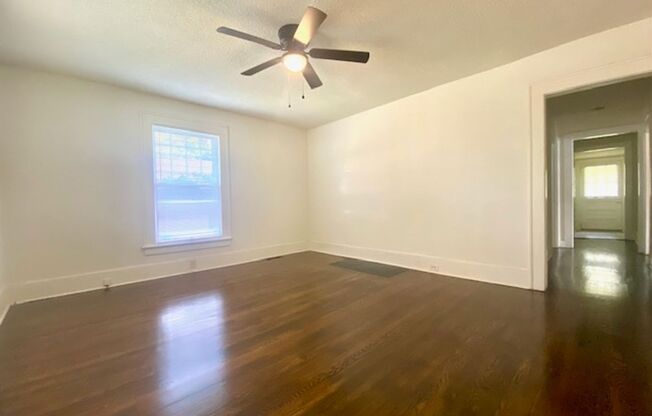 5 min to downtown Concord - 2 bed, 2 bath Bungalow