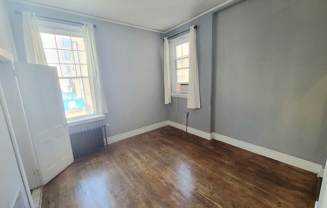 1 bed, 1 bath, 1,000 sqft, $1,095, Unit 104