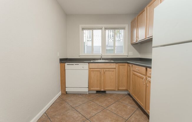 3 beds, 2 baths, 1,028 sqft, $3,750, Unit 100