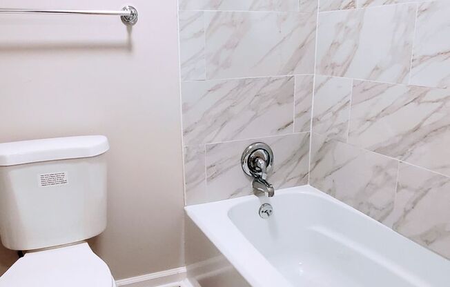 2 beds, 1.5 baths, 924 sqft, $1,850, Unit 4-8A