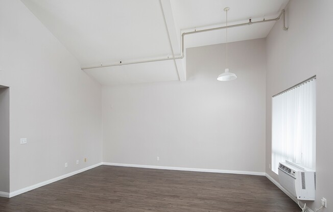 1 bed, 1 bath, 1,000 sqft, $2,375, Unit 434