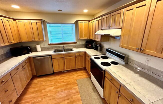 Charming 4 Bed/2.5 Bath Retreat!