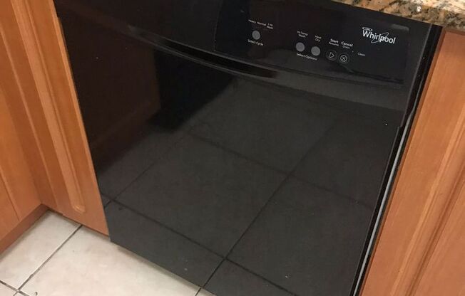 3 beds, 2 baths, 1,079 sqft, $2,900, Unit 13820-205