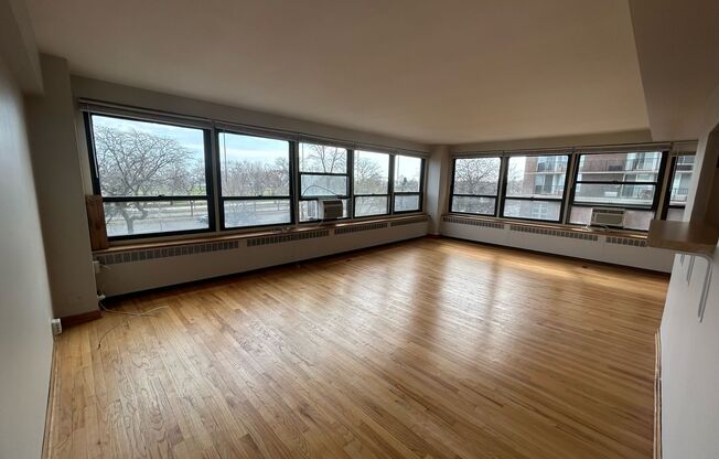 2 beds, 1 bath, 1,250 sqft, $2,700, Unit 418-0405