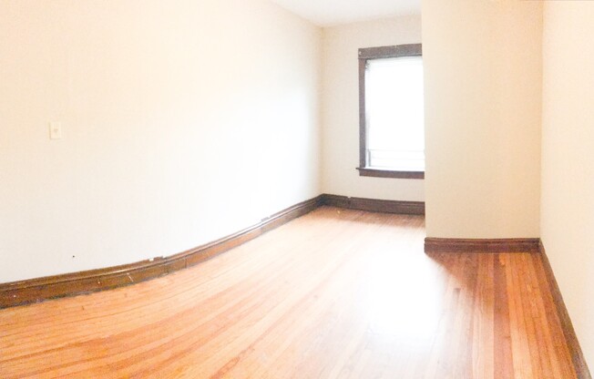 Newly Renovated 2 bed/1 bath! Ask About Our Move-in Special!