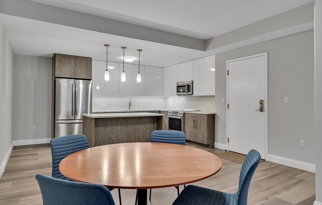 2 beds, 2.5 baths, 1,643 sqft, $4,905, Unit 305