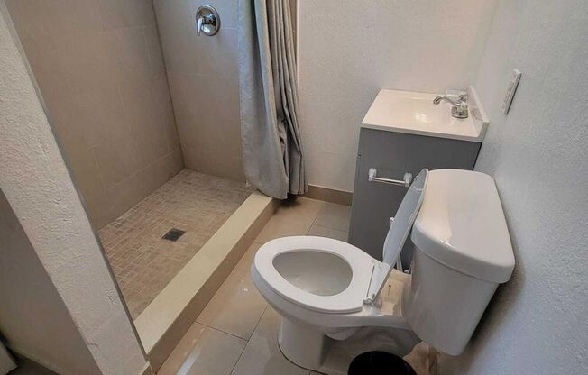 2751 NW 58TH TER LAUDERHILL, FL 33313